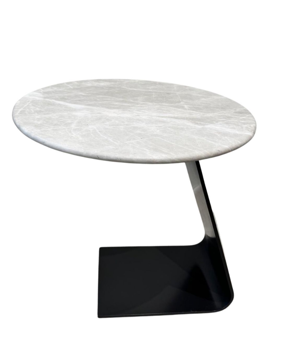 Picture of Triangle serving table
